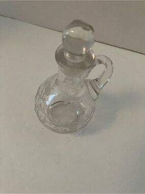 Cambridge Glass Clear Etched Glass Cruet with Stopper and Handle